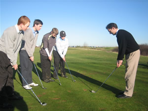 Group Golf Lessons for College Students millennial golfers